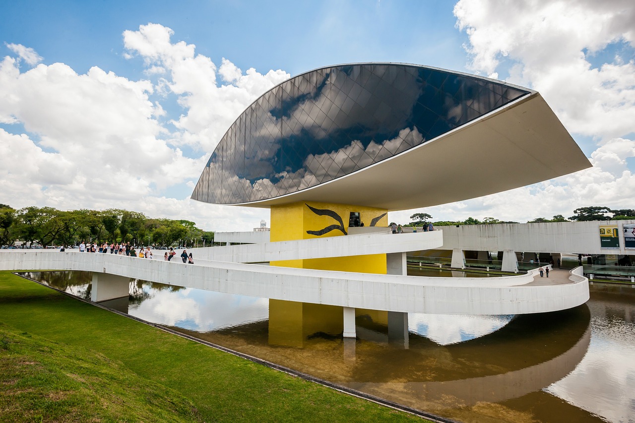 ¿Cuál es el estilo de Oscar Niemeyer?