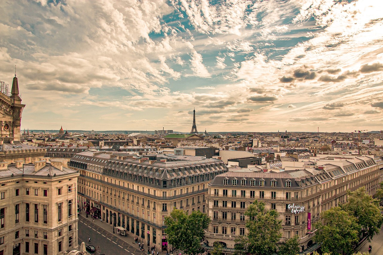 ¿Cuáles son las dimensiones de la Torre Eiffel?