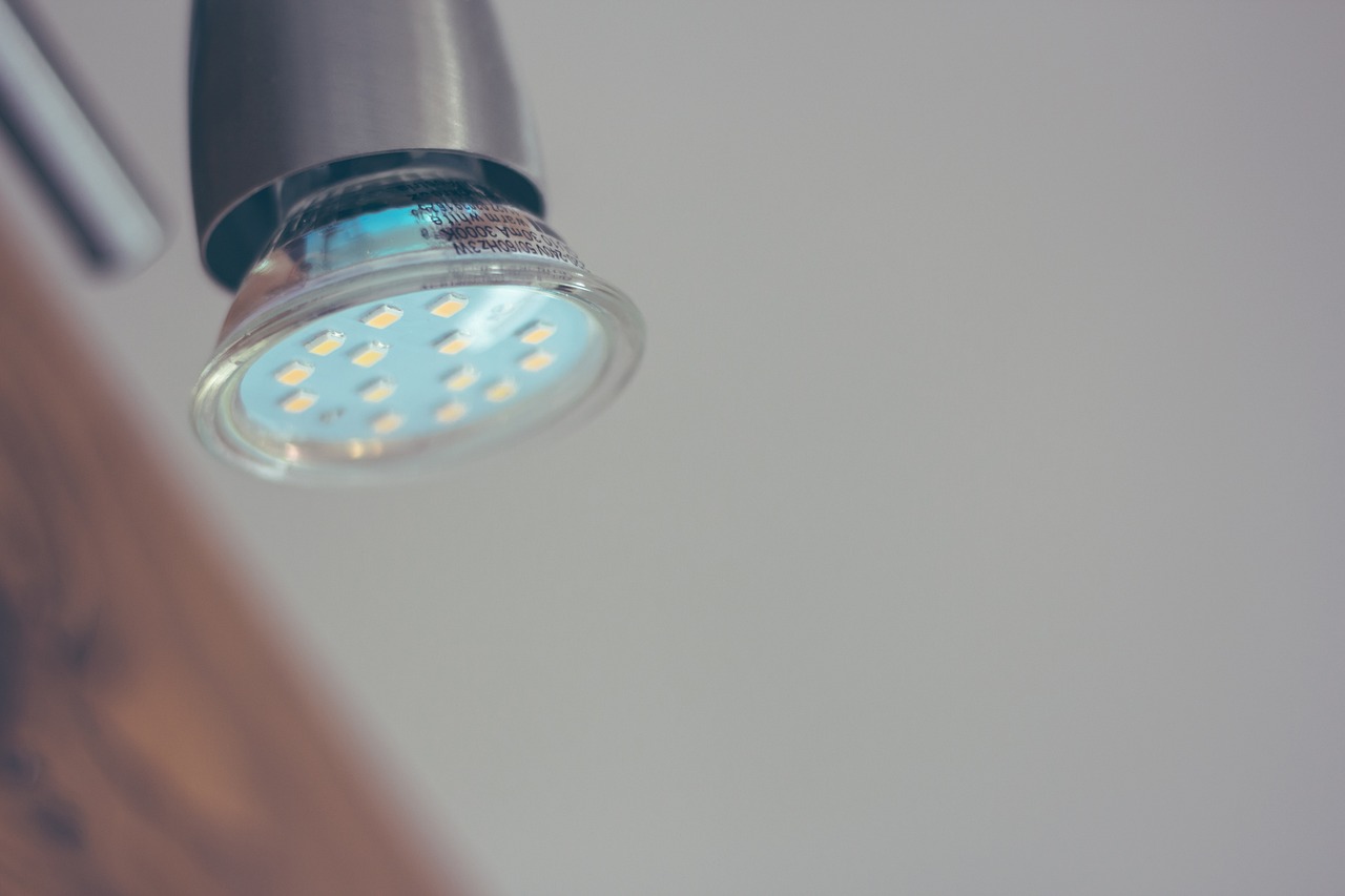 ¿Cuánto dura una lámpara LED recargable?