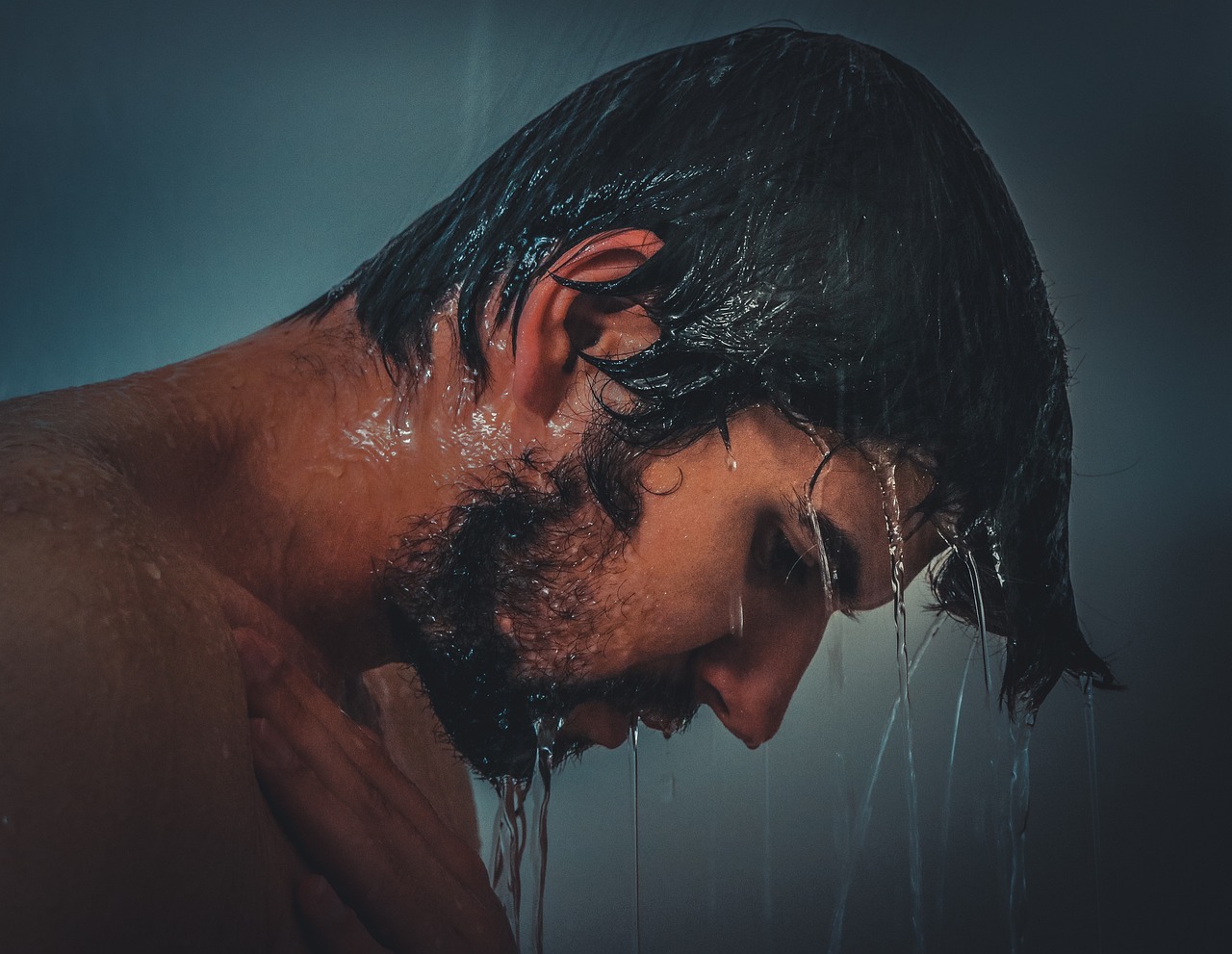 ¿Cómo hacer para que no se salga el agua de la ducha?