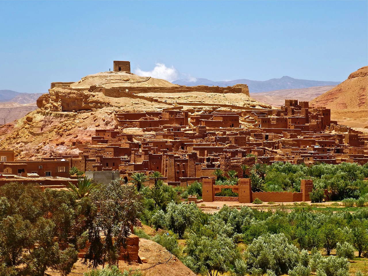 ¿Cómo se llaman las casas hechas de tierra?