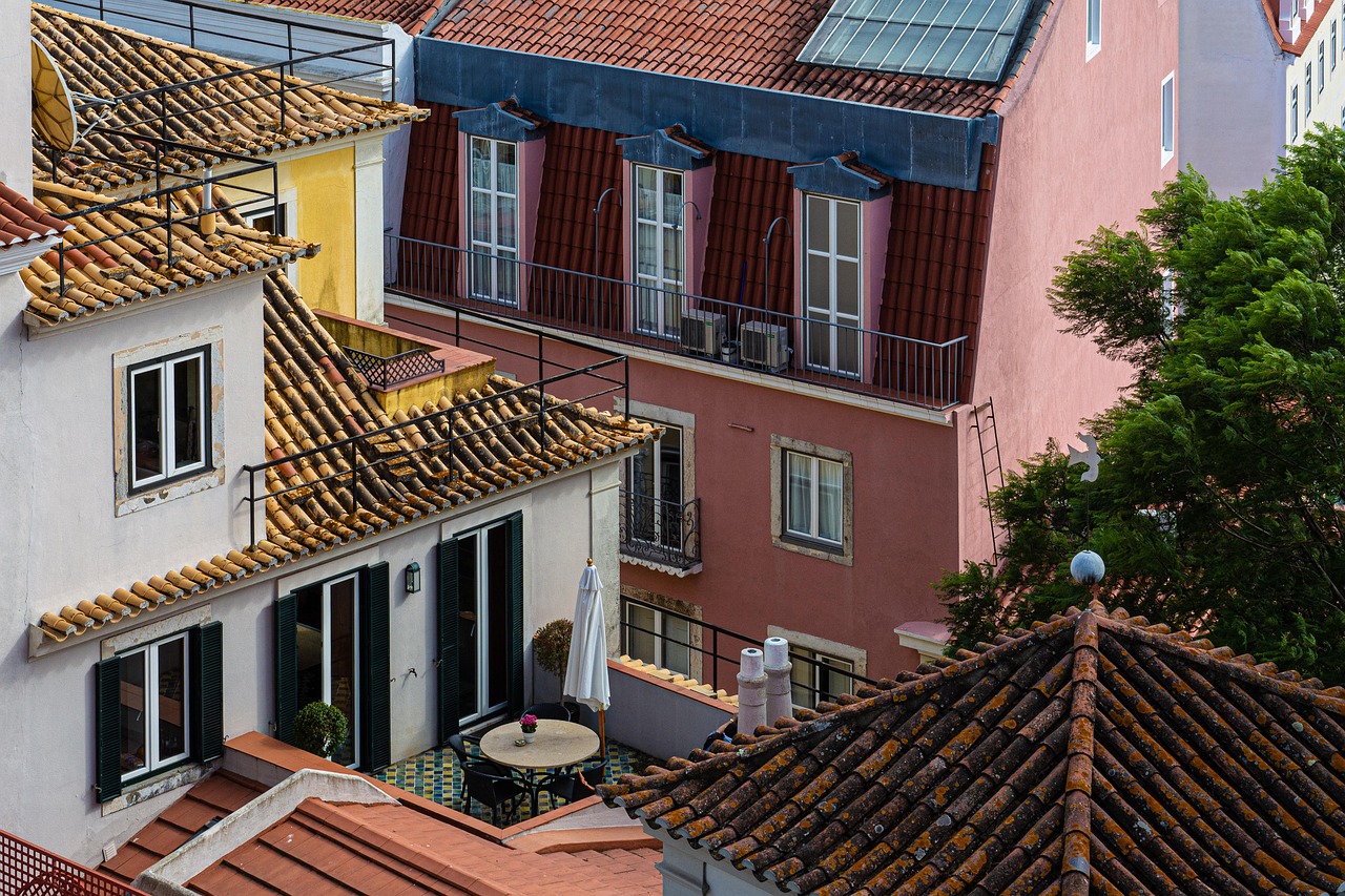 ¿Cómo se llama la terraza de arriba de un edificio?